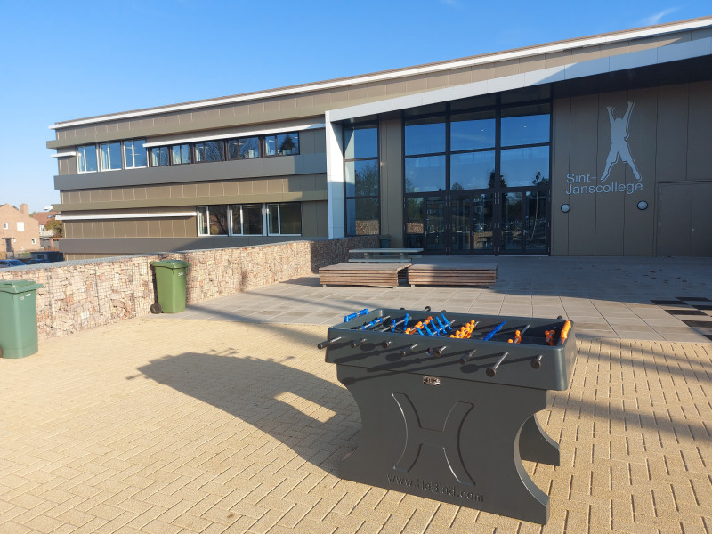 betonnen voetbaltafel